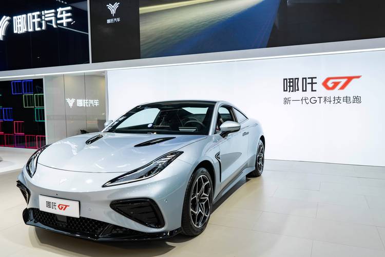 深圳龙华区悦妙华企业管理咨询哪吒汽车在智能汽车领域的表现，领途汽车在新能源汽车市场中的影响力